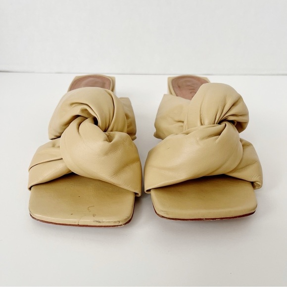 Vicenza Free People Mules Sz 7 Nude Twist Puffy Square Toe Leather Heels Sandals - Picture 2 of 8
